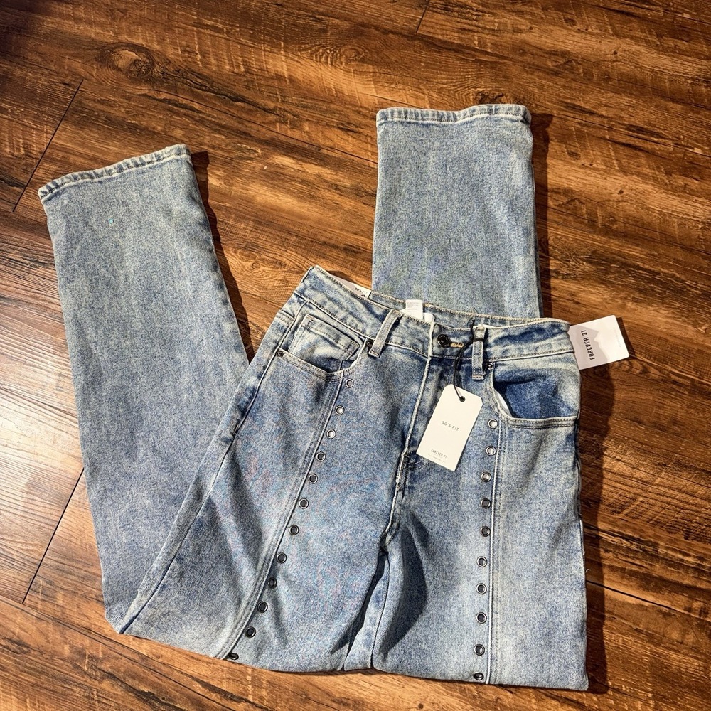 Forever 21 Grommet Relaxed 90's Fit Jeans Women Size 24 NEW